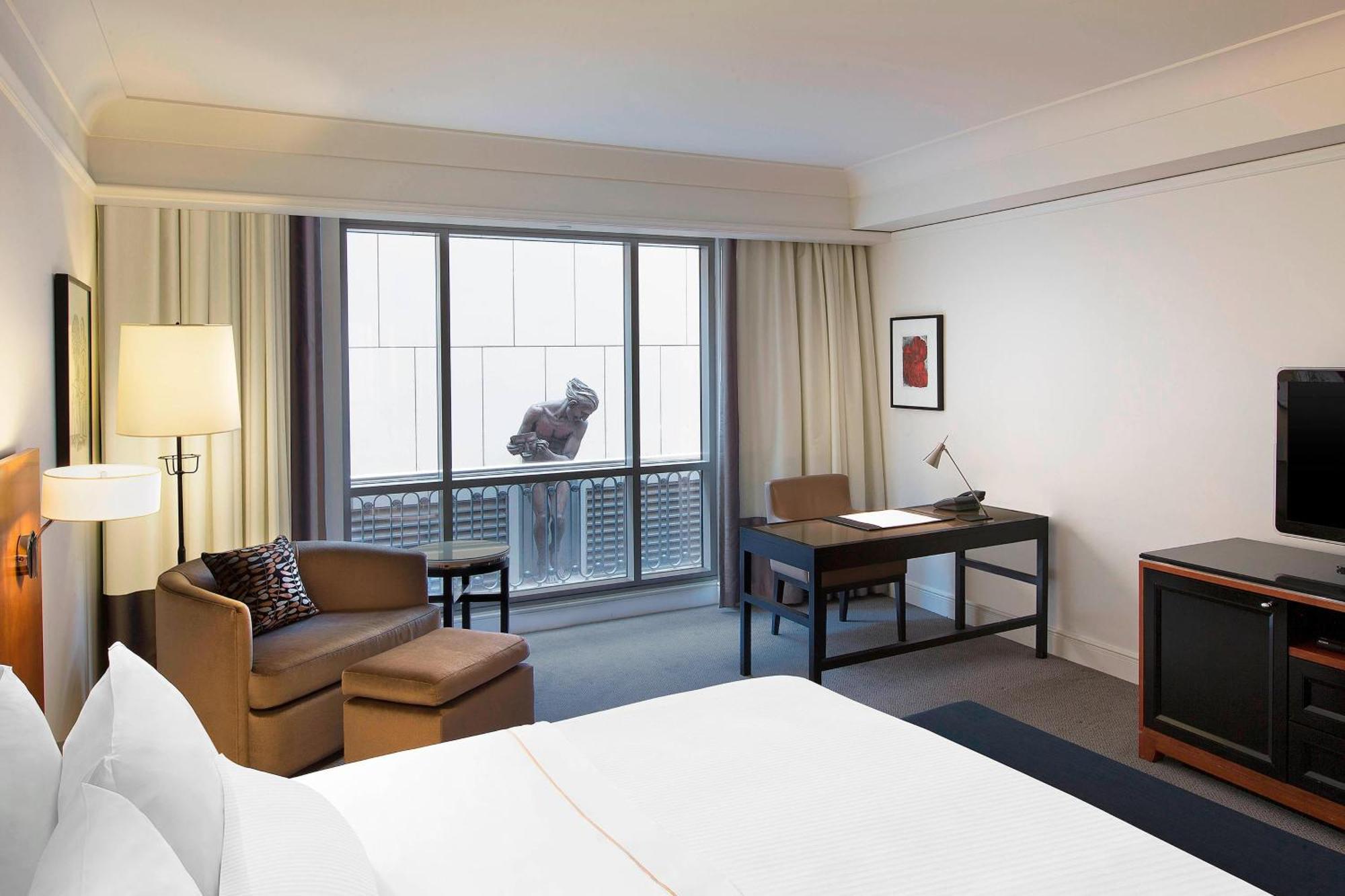 The Westin Melbourne Hotel Екстериор снимка A room at the hotel